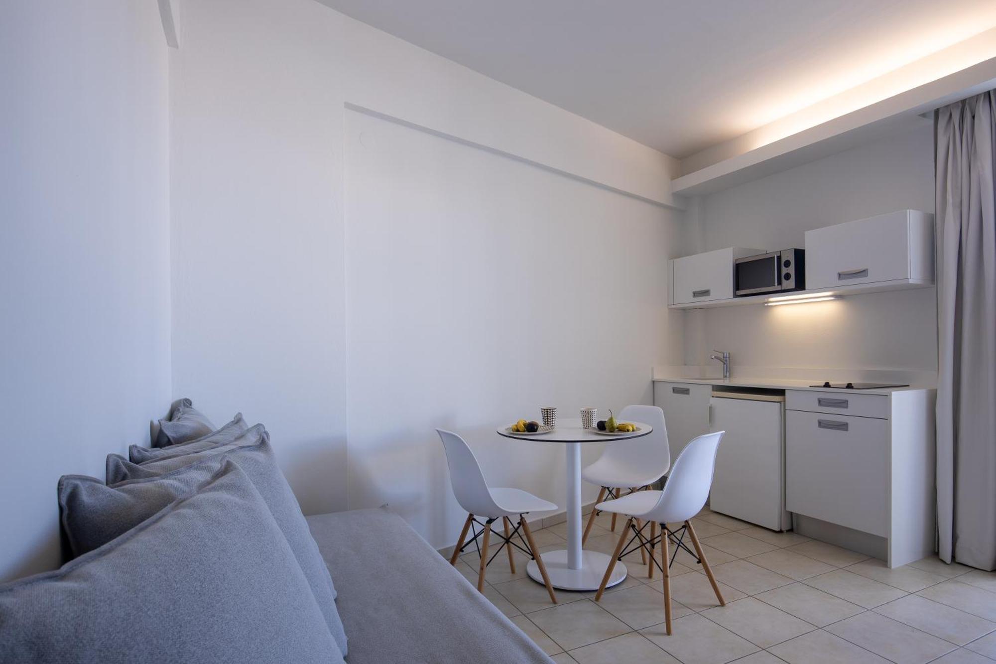 ماليا Akrogiali Beach Hotel Apartments الغرفة الصورة