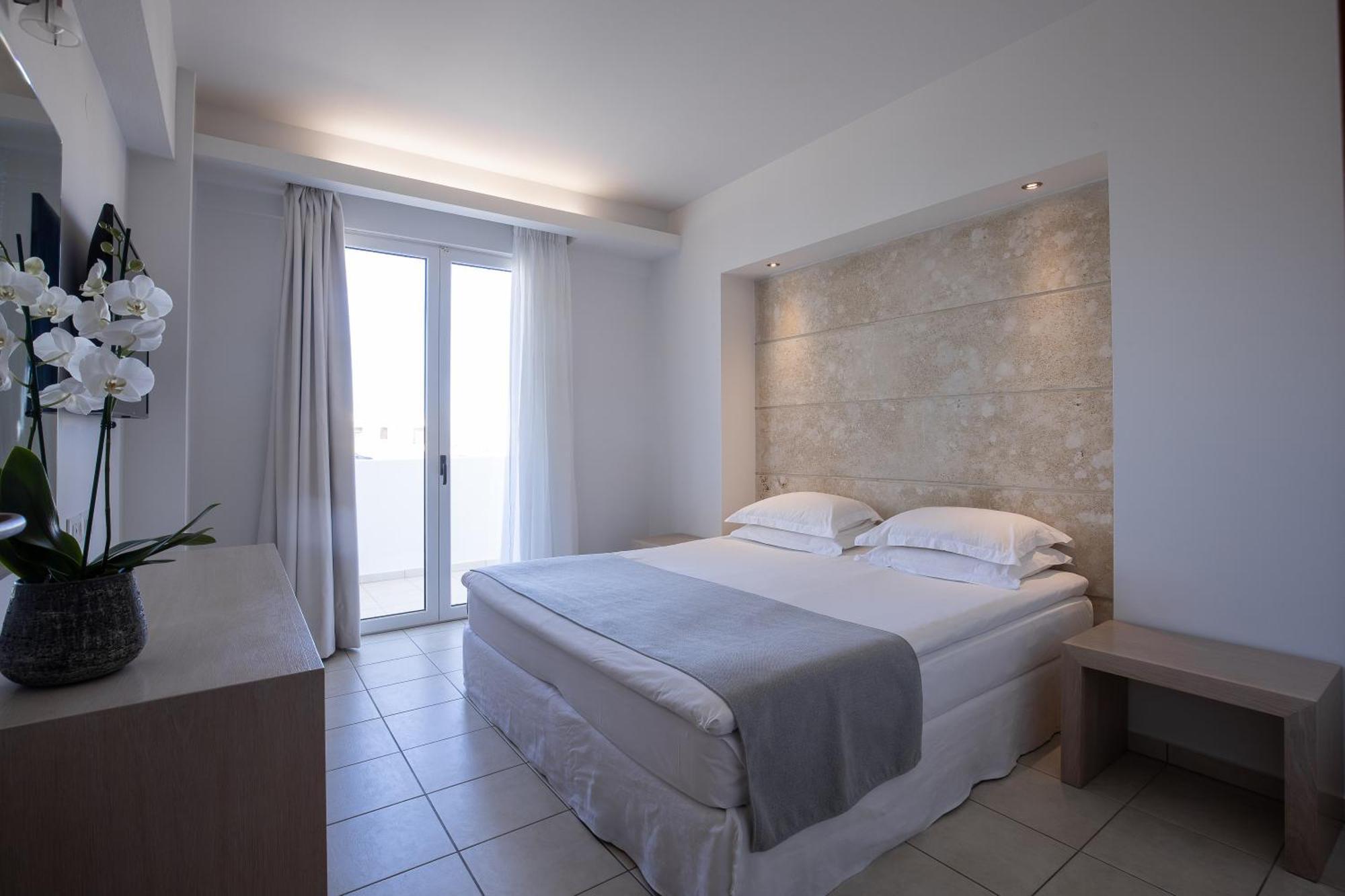 ماليا Akrogiali Beach Hotel Apartments الغرفة الصورة